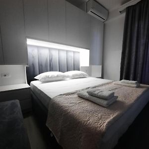 Camera economica con letto king size
